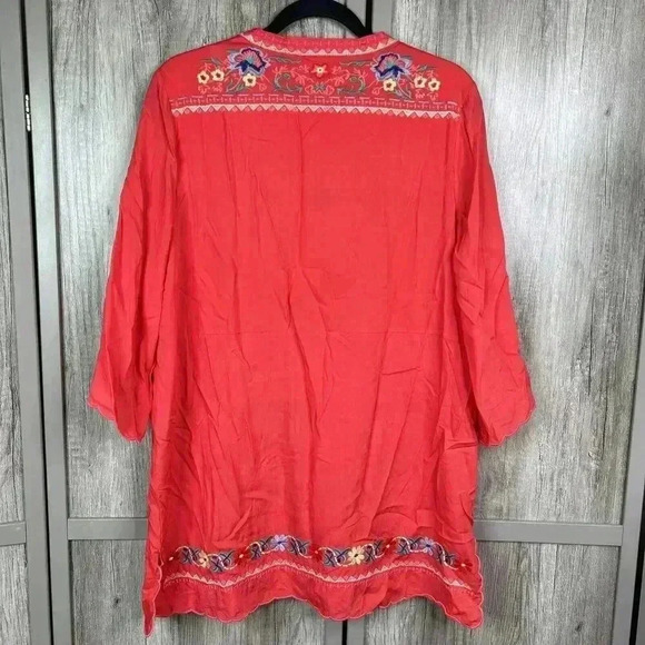 Coruja Embroidered Top Tunic Red Color 3/4 Sleeves Popover Scalloped Hem Sz M - Picture 8 of 8